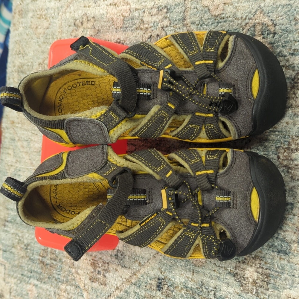Keen Kids Water Shoes Gray and Yellow